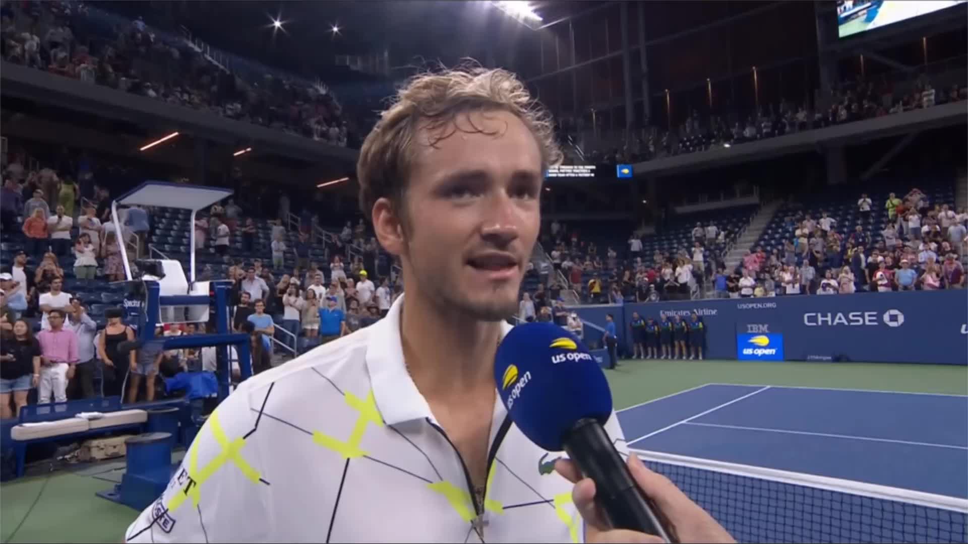 R命中敌方 R命中敌方